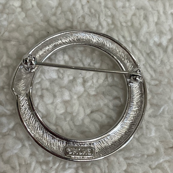 VINTAGE MONET BROOCH - Picture 2 of 3